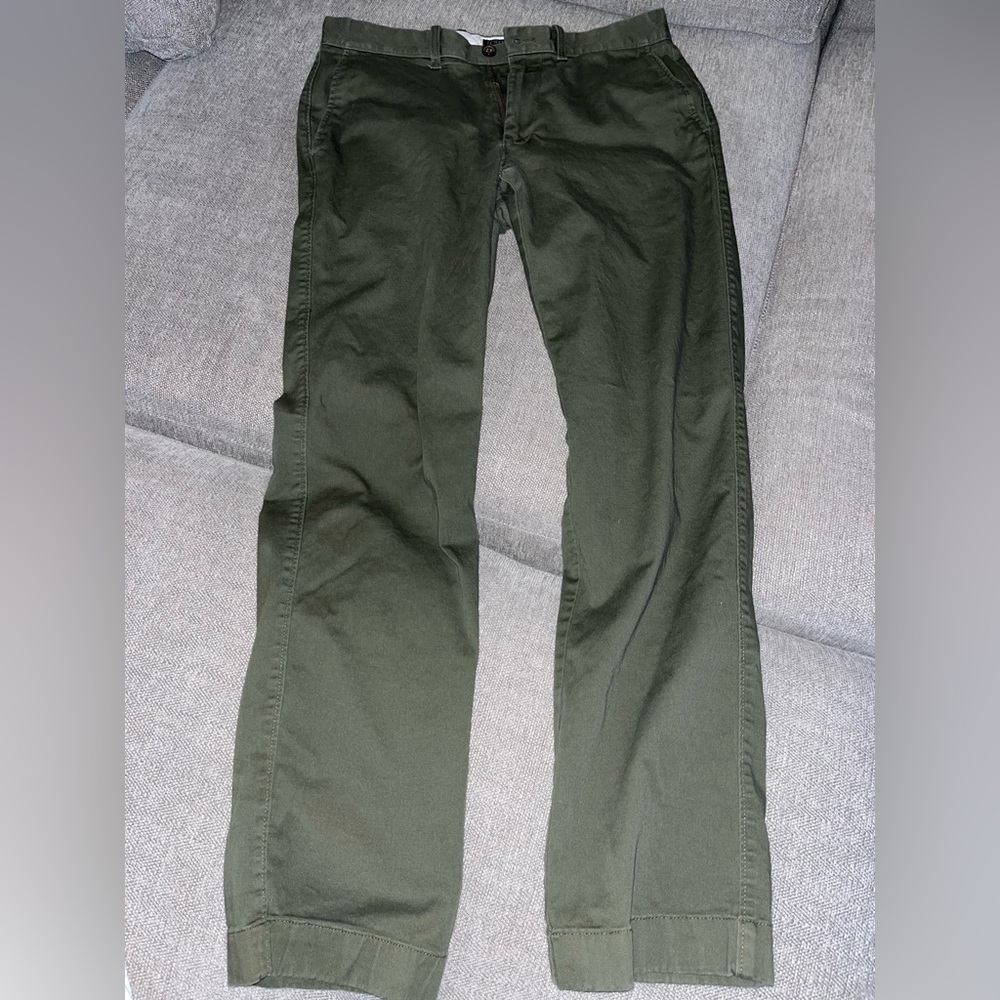 J. Crew Olive Green Chinos men’s 31x32 770 straight fit